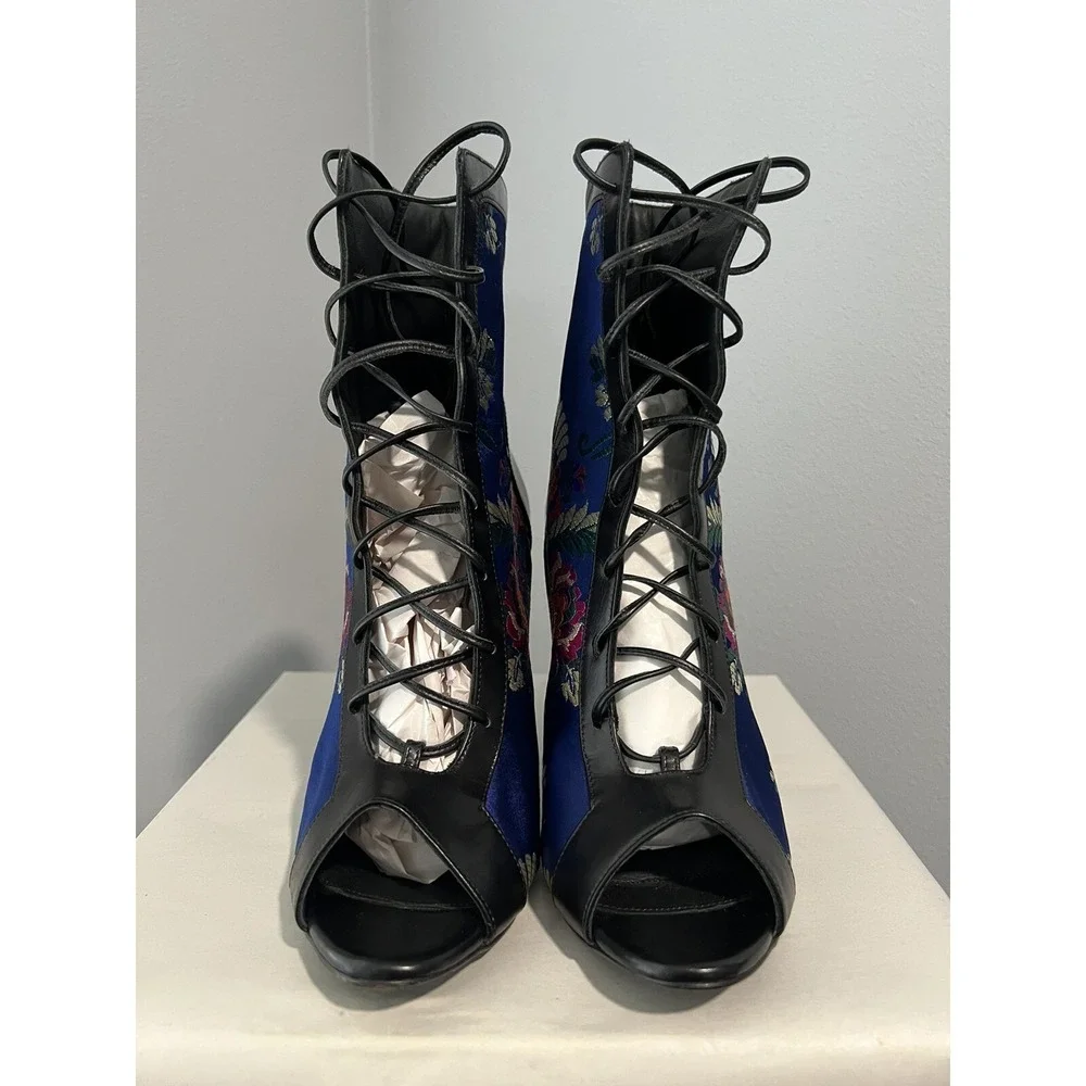 Angela Mitchell Vehuel Booties Size 39 Embroidered Made In Italy US Size 8.5